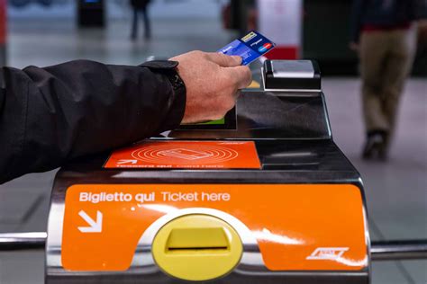 how to use contactless credit card on milan metro|cless milano payment.